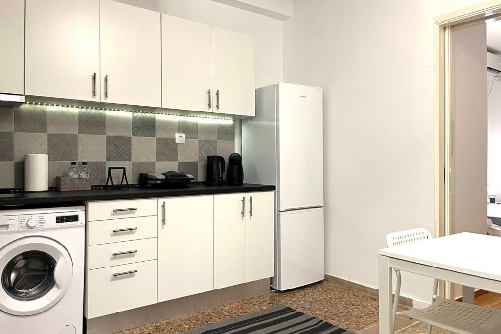 Pame Rentals - Ideal For 2 In Pagrati Афины Экстерьер фото